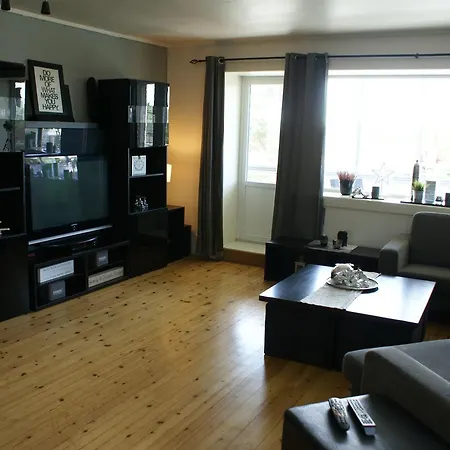 Solferie Home- Gullveien 公寓 *